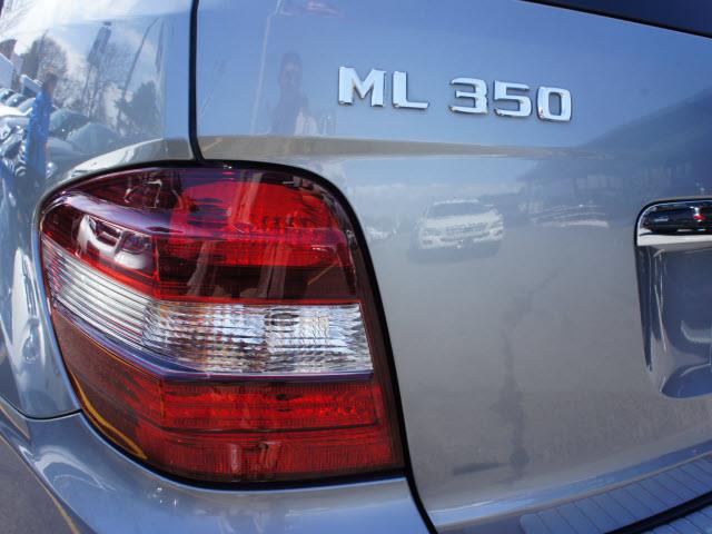 Mercedes-Benz M-Class 2010 photo 2