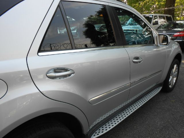 Mercedes-Benz M-Class 2010 photo 1