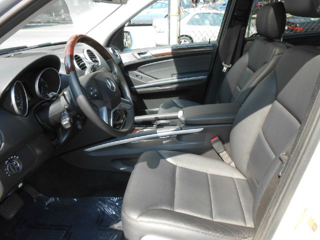 Mercedes-Benz M-Class 2010 photo 20