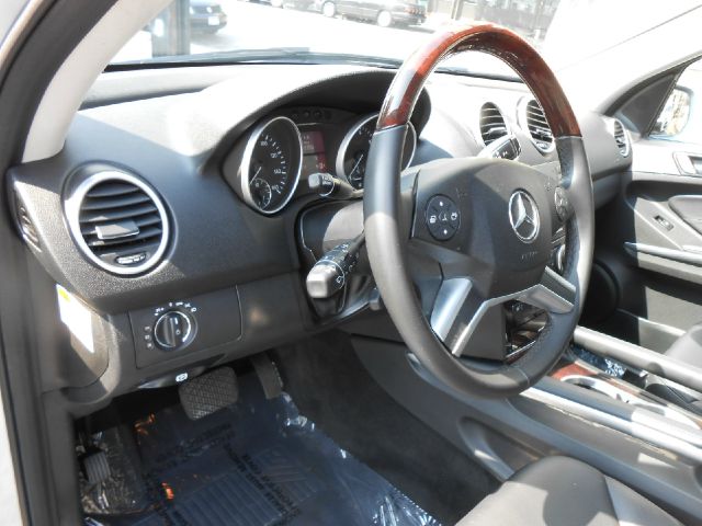 Mercedes-Benz M-Class 2010 photo 3