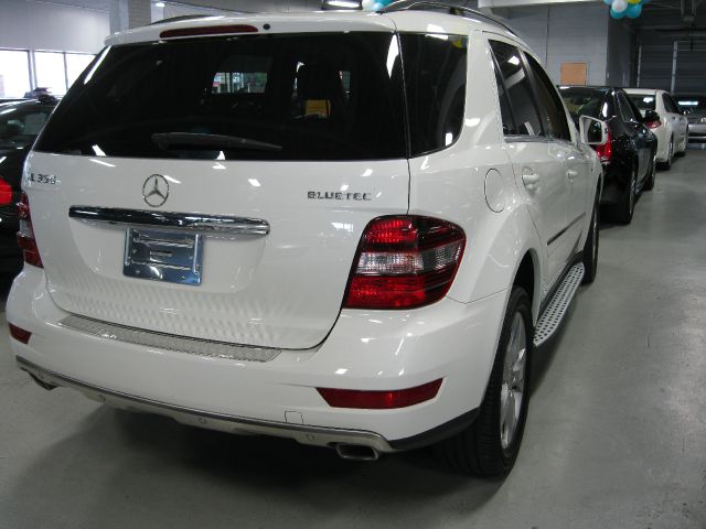 Mercedes-Benz M-Class 2011 photo 12