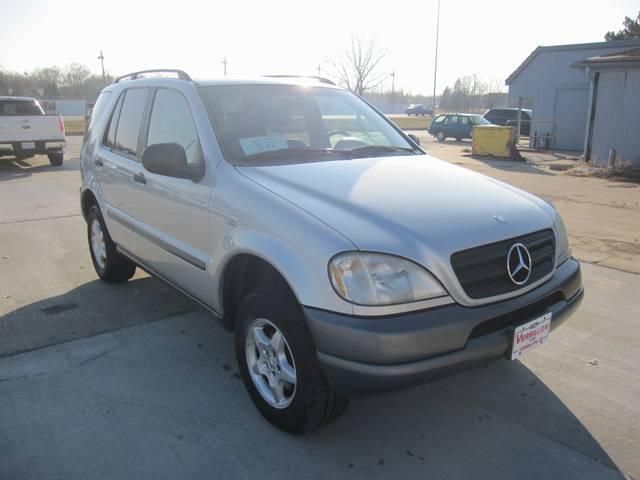 Mercedes-Benz M Class 1998 photo 3