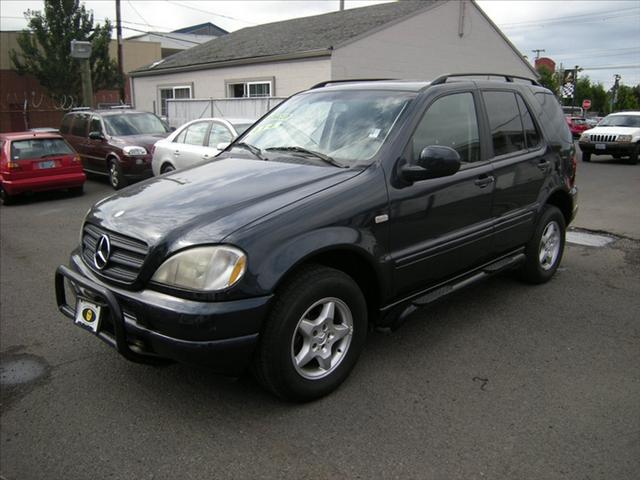 Mercedes-Benz M Class AWD Wagon Automatic VERY NICE Sport Utility