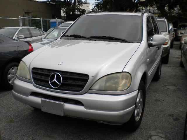 Mercedes-Benz M Class AWD Wagon Automatic VERY NICE Sport Utility