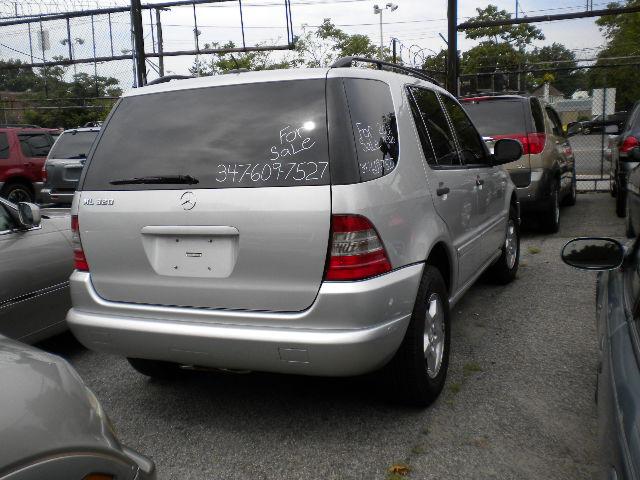 Mercedes-Benz M Class 2001 photo 1