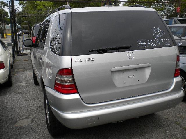 Mercedes-Benz M Class 2001 photo 2