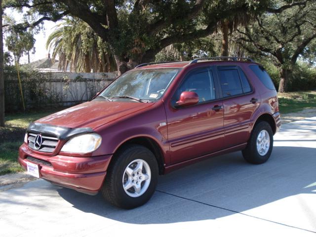 Mercedes-Benz M Class AWD Wagon Automatic VERY NICE Sport Utility