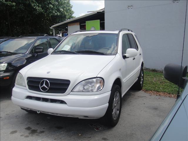 Mercedes-Benz M Class AWD Wagon Automatic VERY NICE Sport Utility