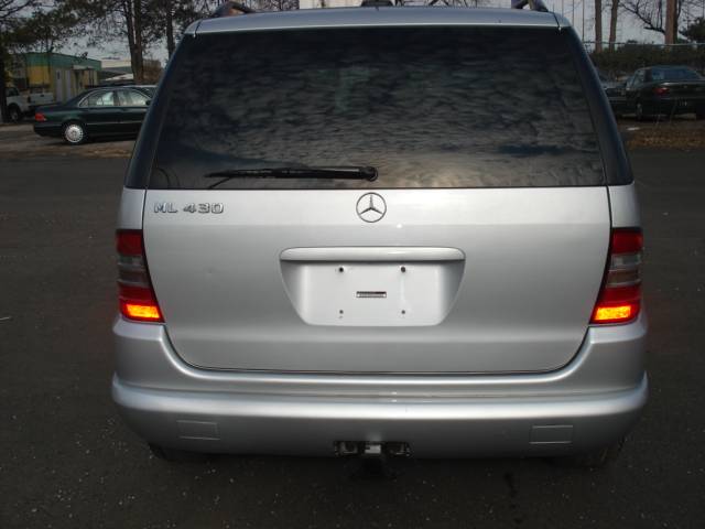 Mercedes-Benz M Class 2001 photo 1