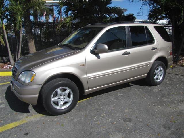 Mercedes-Benz M Class GLS Minivan 4D Sport Utility