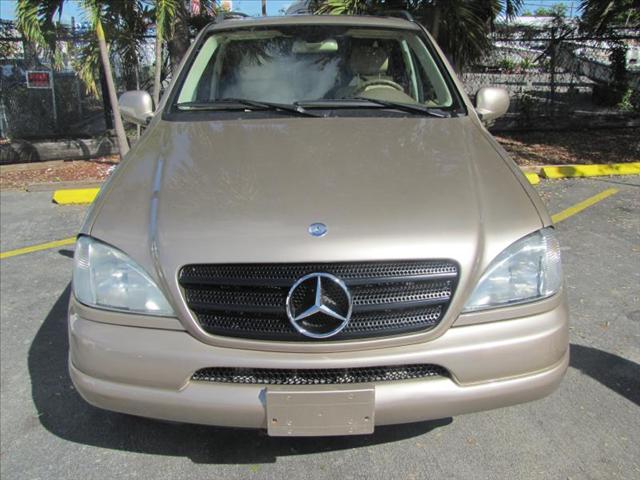 Mercedes-Benz M Class 2001 photo 1