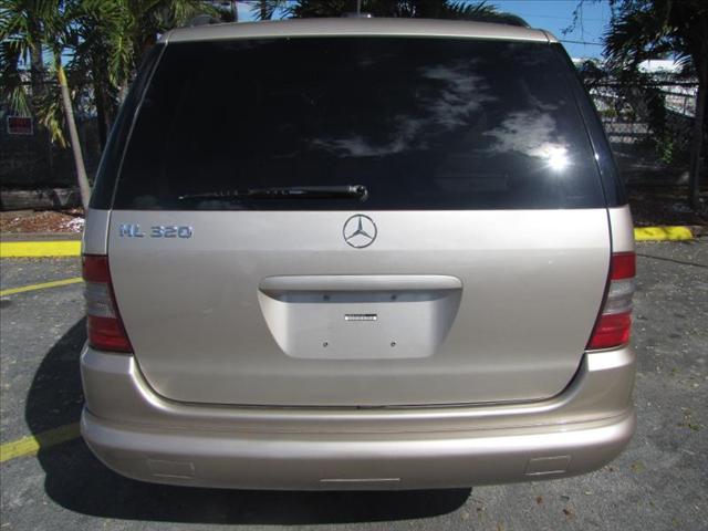 Mercedes-Benz M Class 2001 photo 2