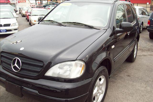 Mercedes-Benz M Class 2001 photo 1