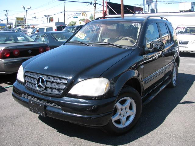 Mercedes-Benz M Class AWD Wagon Automatic VERY NICE Sport Utility