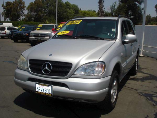 Mercedes-Benz M Class AWD Wagon Automatic VERY NICE Sport Utility