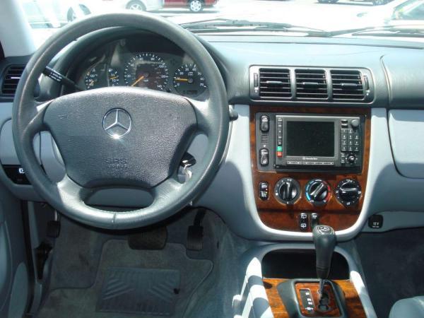 Mercedes-Benz M Class 2001 photo 4