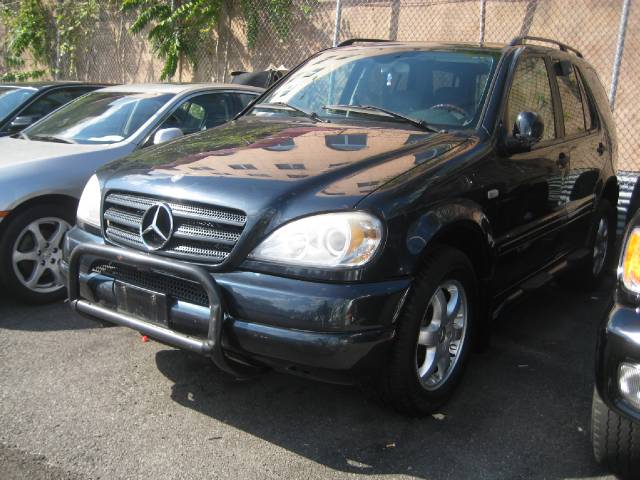 Mercedes-Benz M Class AWD Wagon Automatic VERY NICE Sport Utility