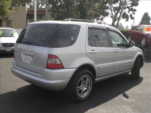 Mercedes-Benz M Class 2001 photo 3