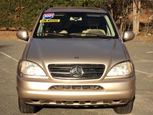 Mercedes-Benz M Class 2001 photo 1