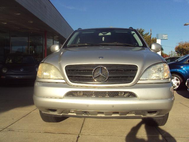 Mercedes-Benz M Class 2001 photo 2