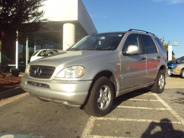 Mercedes-Benz M Class 2001 photo 3