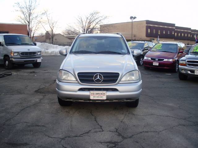 Mercedes-Benz M Class AWD Wagon Automatic VERY NICE Sport Utility