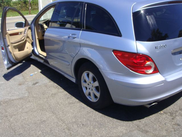 Mercedes-Benz R-Class 2006 photo 2