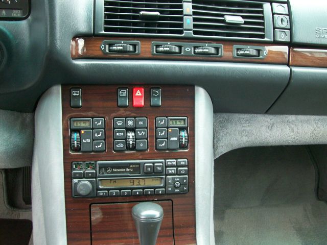 Mercedes-Benz S-Class 1995 photo 17