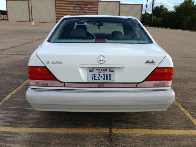 Mercedes-Benz S-Class 1996 photo 1