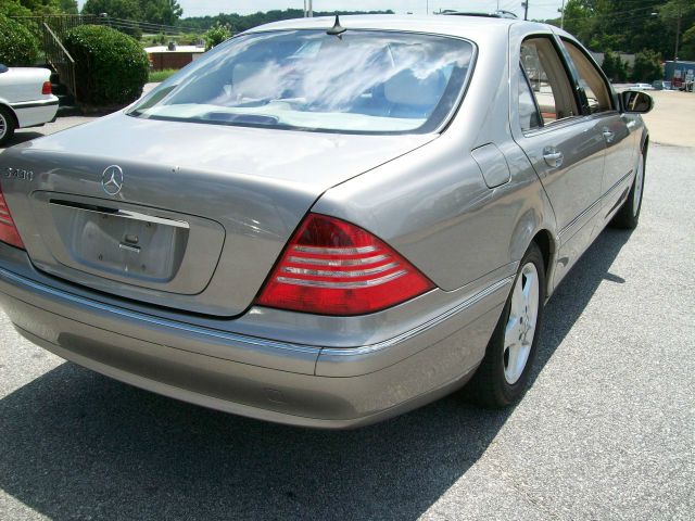 Mercedes-Benz S-Class 2005 photo 2