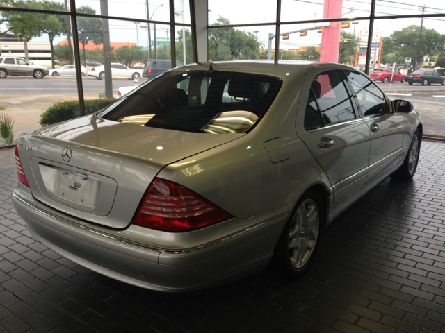 Mercedes-Benz S-Class 2006 photo 2