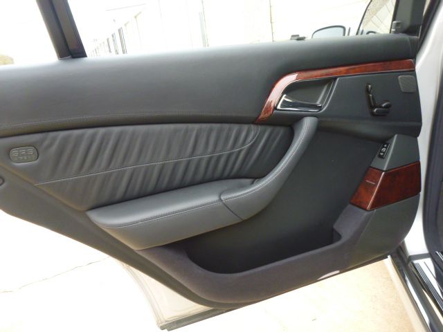 Mercedes-Benz S-Class 2006 photo 60