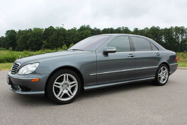 Mercedes-Benz S-Class 2006 photo 2