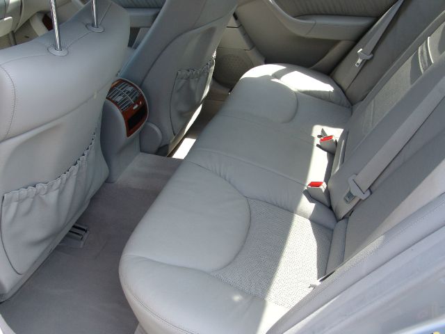 Mercedes-Benz S-Class 2006 photo 14