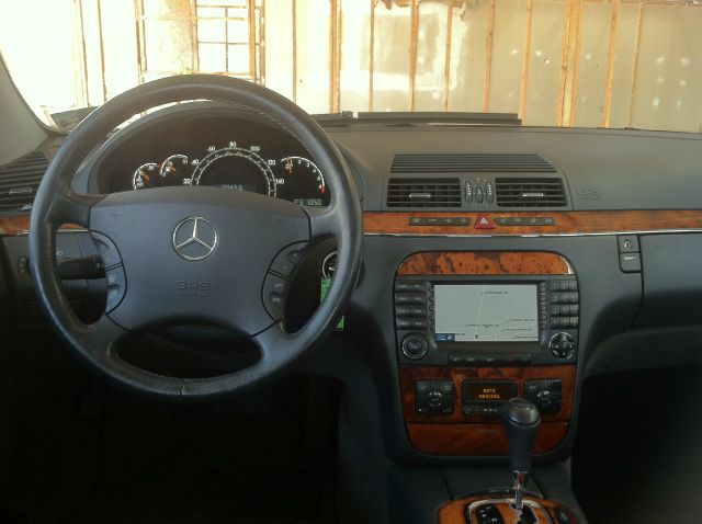 Mercedes-Benz S-Class 2006 photo 24