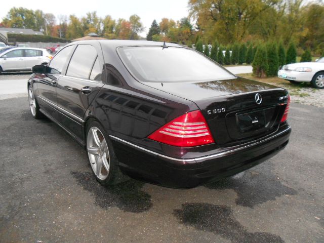 Mercedes-Benz S-Class 2006 photo 2