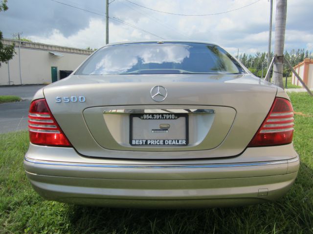 Mercedes-Benz S-Class 2006 photo 2