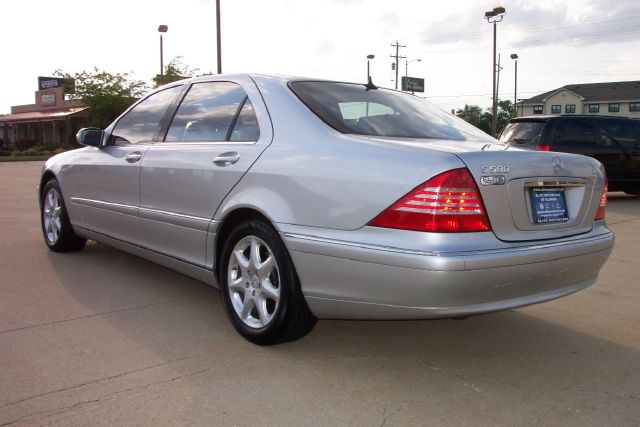 Mercedes-Benz S-Class 2006 photo 2