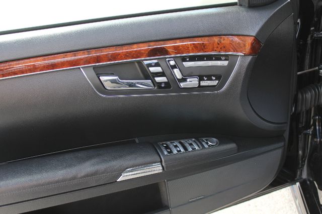 Mercedes-Benz S-Class 2007 photo 15