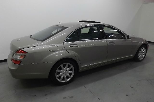 Mercedes-Benz S-Class 2007 photo 52