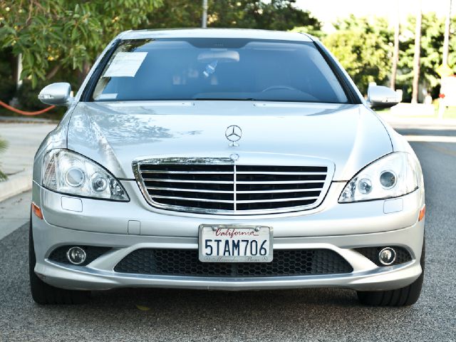 Mercedes-Benz S-Class 4WD Supercab 145 Lariat Sedan