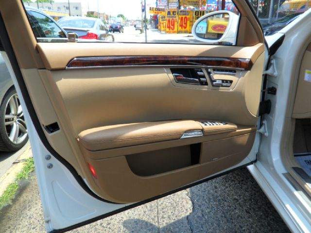 Mercedes-Benz S-Class 2008 photo 56