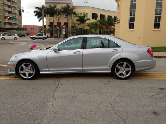 Mercedes-Benz S-Class 2010 photo 2