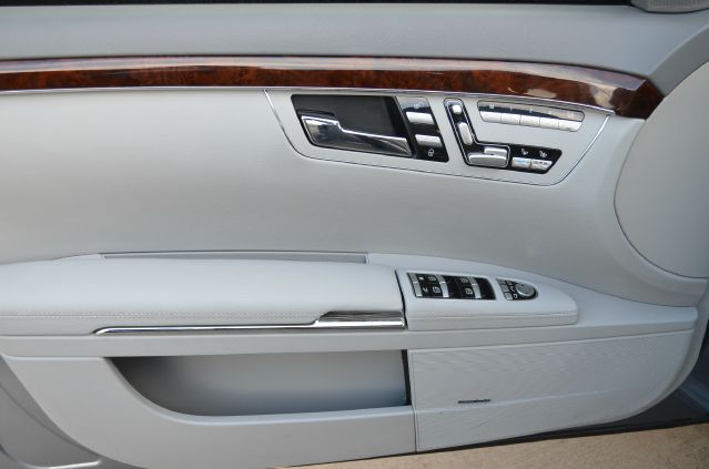 Mercedes-Benz S-Class 2010 photo 18