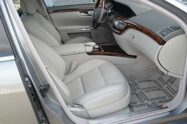 Mercedes-Benz S-Class 2010 photo 21