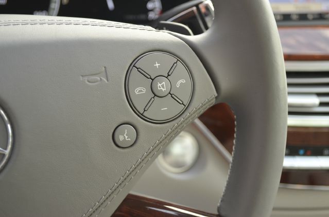 Mercedes-Benz S-Class 2010 photo 24