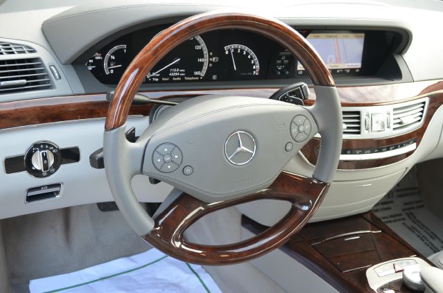 Mercedes-Benz S-Class 2010 photo 27