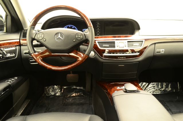 Mercedes-Benz S-Class 2010 photo 2