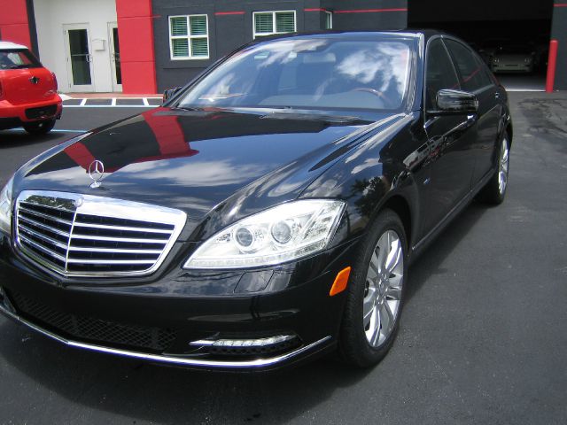 Mercedes-Benz S-Class 2010 photo 2