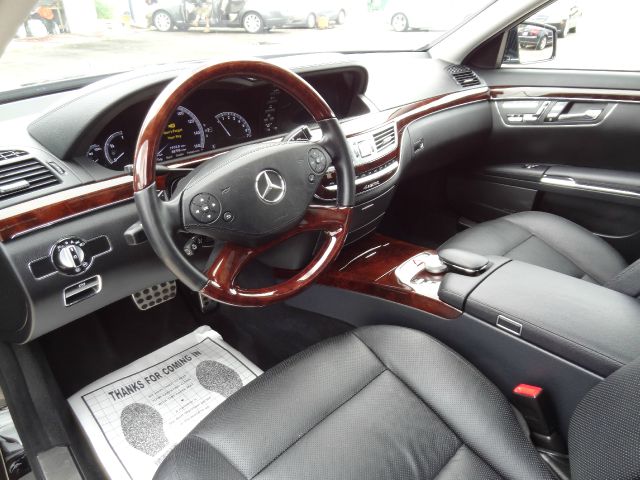 Mercedes-Benz S-Class 2012 photo 25